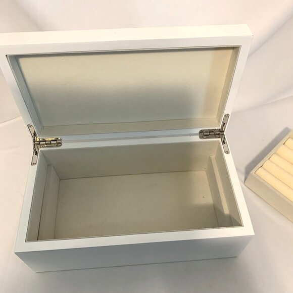 MAX STUDIO HOME Jewelry Box White w/Diamond Cut Out & Mirror Top - Picture 4 of 10